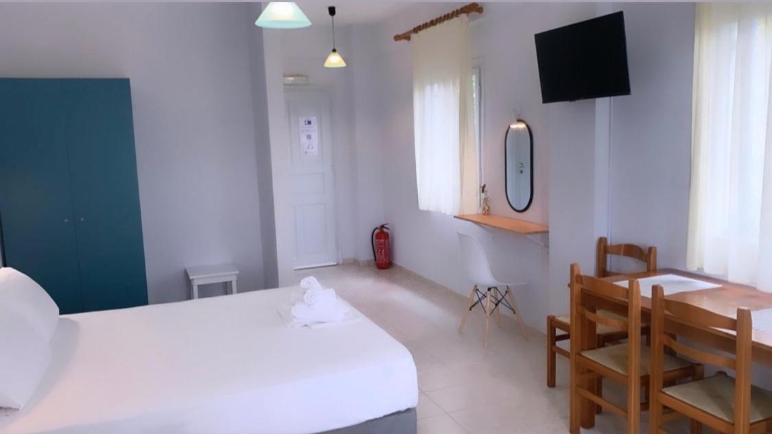 Ilias Apartments Финикунда Экстерьер фото